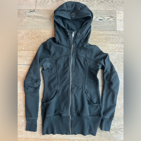Lululemon Zip up Hoodie, size Medium, Black. Longer body style - Picture 1 of 5